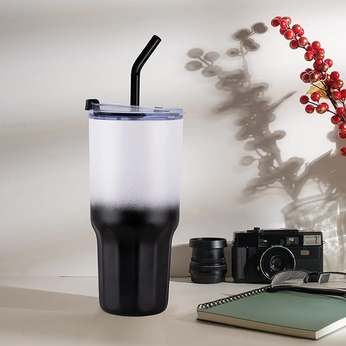 VEGOND 30 oz Insulated Stainless Steel Tumblers with lid and straw Bulk Pack Coffee Mug with Non-Slip Silicone Base, Sweat Proof Powder Coated Cup for Hot Cold Drinks, Black and White 8Pack