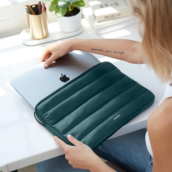 VANDEL - The Original Puffy Laptop Sleeve 13-14 Inch. White Laptop Sleeve for Women. Carrying Case Cover MacBook Pro 14 in, MacBook Air 13 Inch, iPad Pro 12.9, Dell, Asus, HP