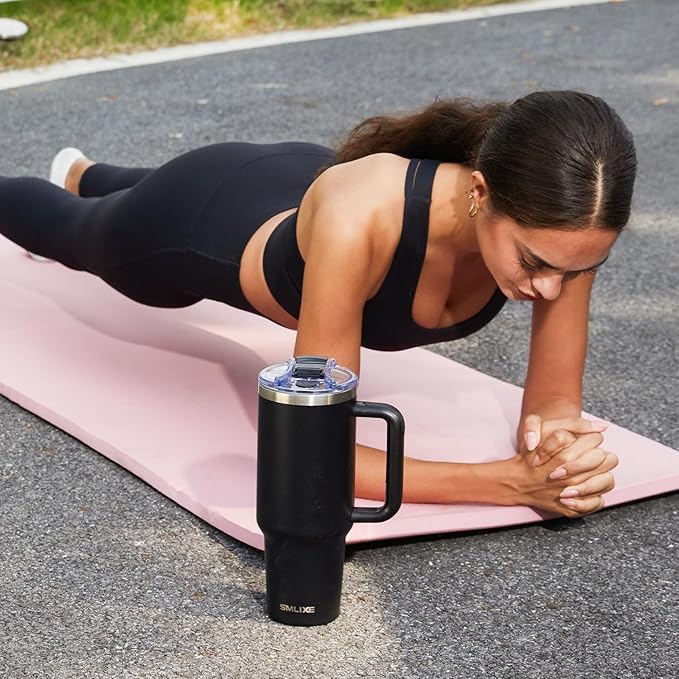 40 oz Tumbler with Handle and Straw Lid,Insulated Reusable Stainless Steel Water Bottle Travel Mug，Cupholder Friendly Double Wall Vacuum Sealed Cup (Black)