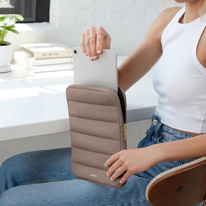 Vandel - The Original Puffy iPad Sleeve 9-11 Inch Tablet Sleeve, Brown i Pad Case for Women and Men, Cute iPad Air Pouch, 9 10 Inch, 11 Inch Bag