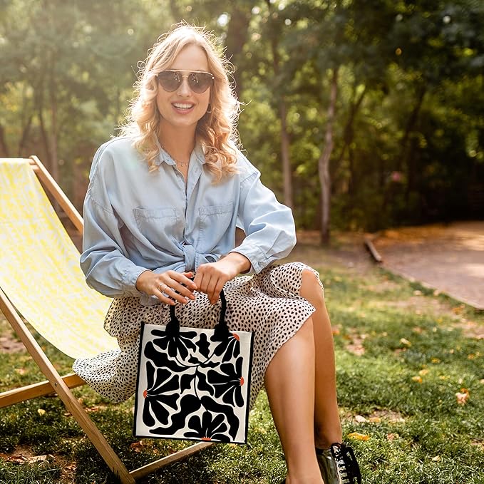 ONDTOM Travel Gifts Bag, Scotland Lover Gifts, Simple Modern Beach Bag, Birthday Christmas Retirement Gifts for Women