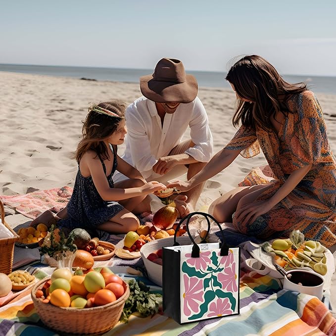 ONDTOM Travel Gifts Bag, Scotland Lover Gifts, Simple Modern Beach Bag, Birthday Christmas Retirement Gifts for Women